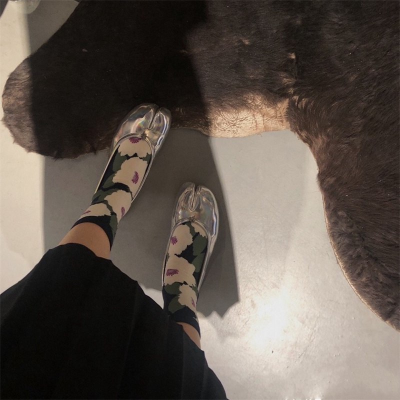 Japanese Multi-Color Jacquard Carrot Chestnut Flower Artistic Cute Two-Toe Socks Mid-Calf Tabi Toe Socks Trendy Socks - Image 41