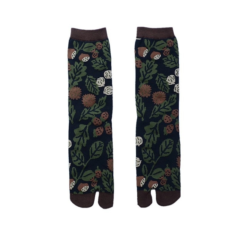 Japanese Multi-Color Jacquard Carrot Chestnut Flower Artistic Cute Two-Toe Socks Mid-Calf Tabi Toe Socks Trendy Socks - Image 30