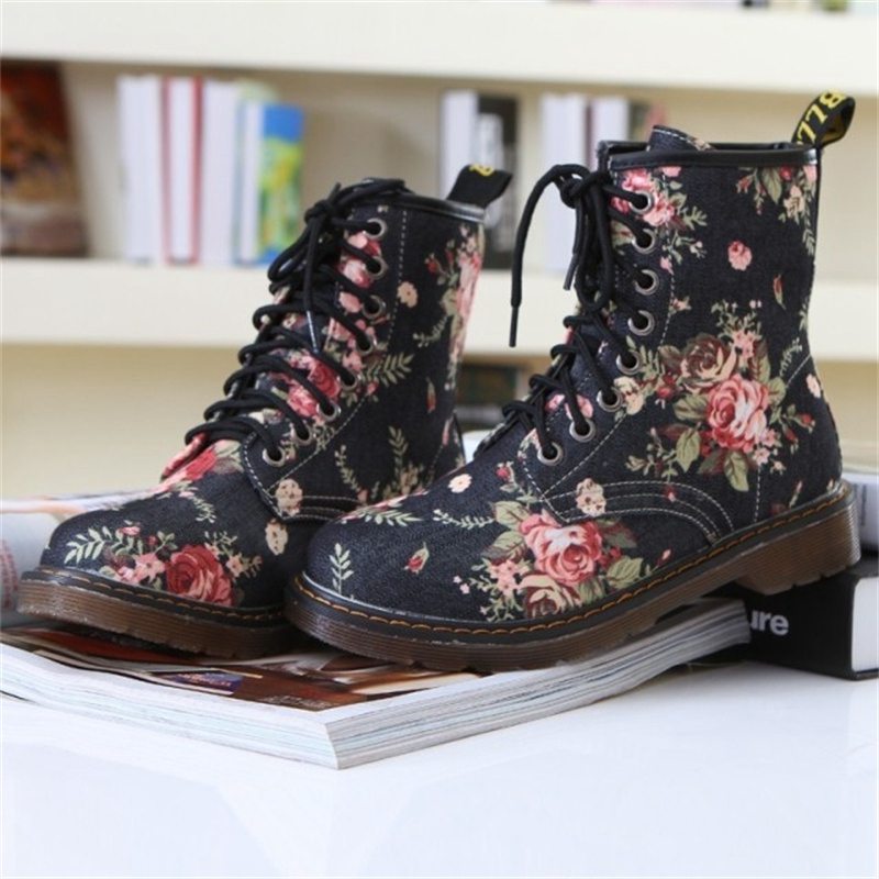 New Western Cowboy Style European and American Handsome Vintage Small Floral Flat Heel Short Boots High Top Martin Boots Manufacturers Cross-Border - Image 2