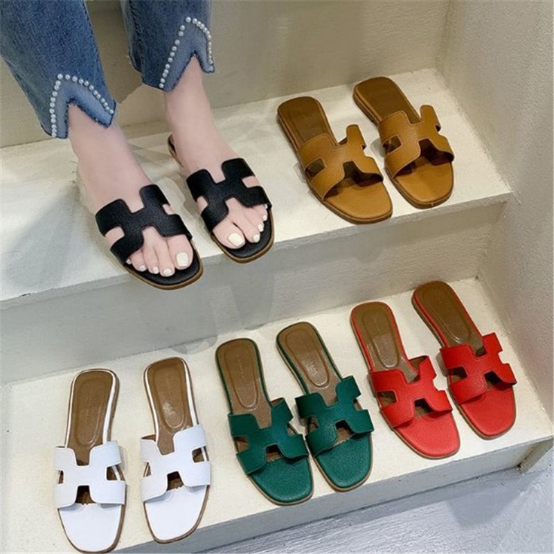 Z 2024 Hot Women Sandals Summer Classic Women Flat Beach Slippers Fashion