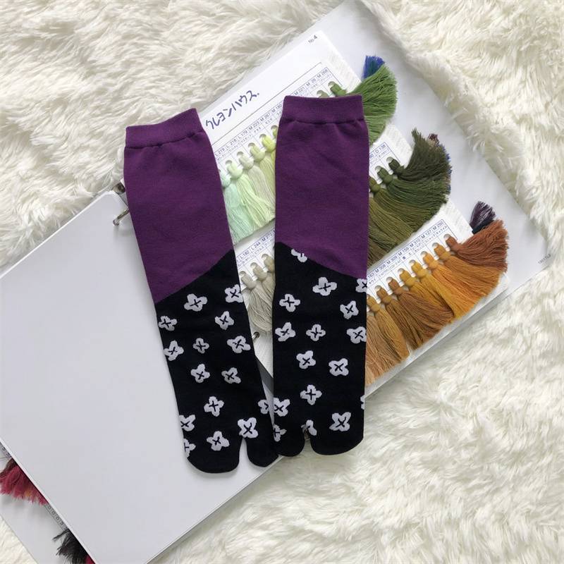Japanese Multi-Color Jacquard Carrot Chestnut Flower Artistic Cute Two-Toe Socks Mid-Calf Tabi Toe Socks Trendy Socks - Image 28