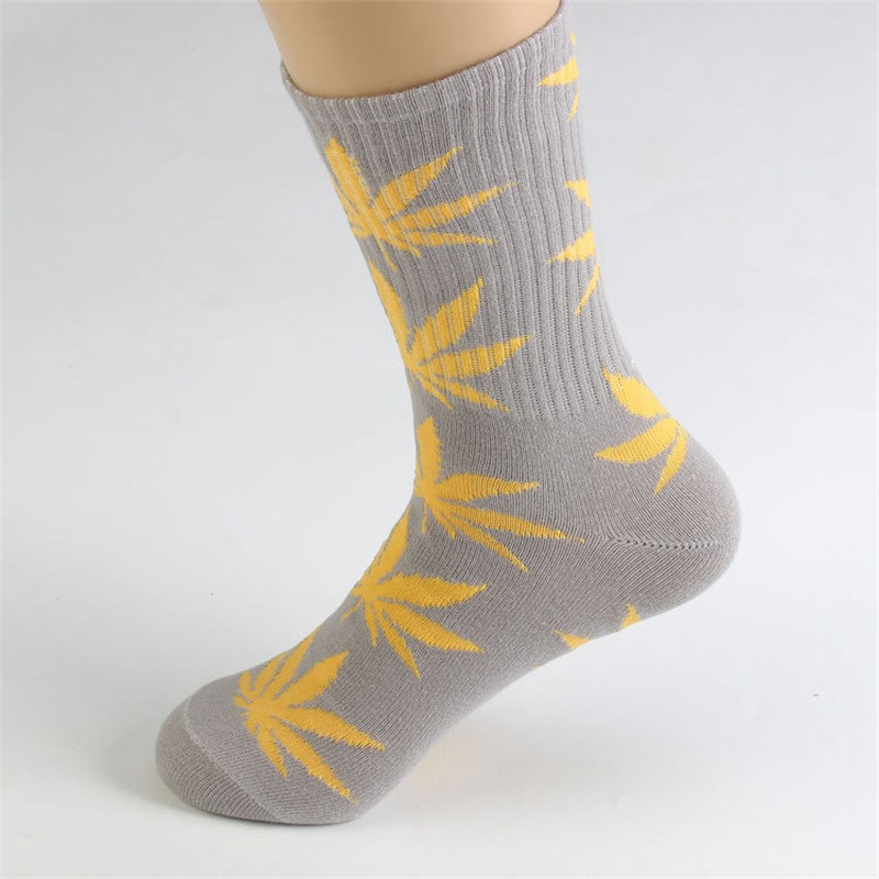 INS Internet Celebrity Mid-Calf Leaf Socks Men and Women Street Sports Skateboard Maple Leaf-Shaped Socks Cotton Stockings Female Trendy Socks Manufacturer - Image 17