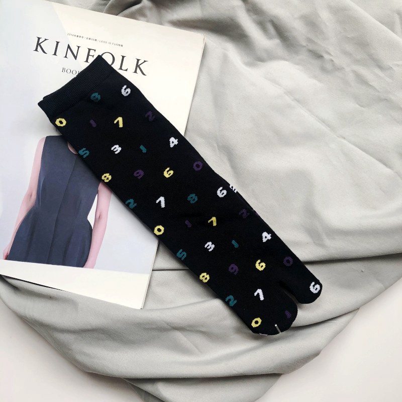 Japanese Multi-Color Jacquard Carrot Chestnut Flower Artistic Cute Two-Toe Socks Mid-Calf Tabi Toe Socks Trendy Socks - Image 18