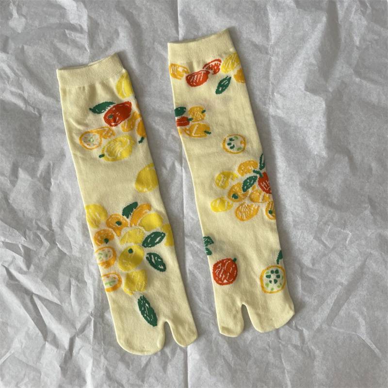Japanese Multi-Color Jacquard Carrot Chestnut Flower Artistic Cute Two-Toe Socks Mid-Calf Tabi Toe Socks Trendy Socks - Image 17