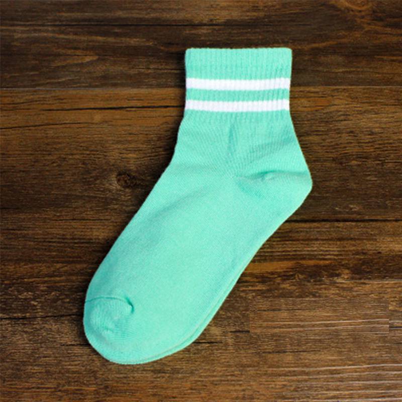 Parallel Bars Classic Stripes Couple Socks Wholesale College Style Tube Socks Retro Casual Socks for Men and Women - Image 4