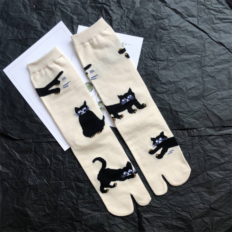 Japanese Multi-Color Jacquard Carrot Chestnut Flower Artistic Cute Two-Toe Socks Mid-Calf Tabi Toe Socks Trendy Socks - Image 8
