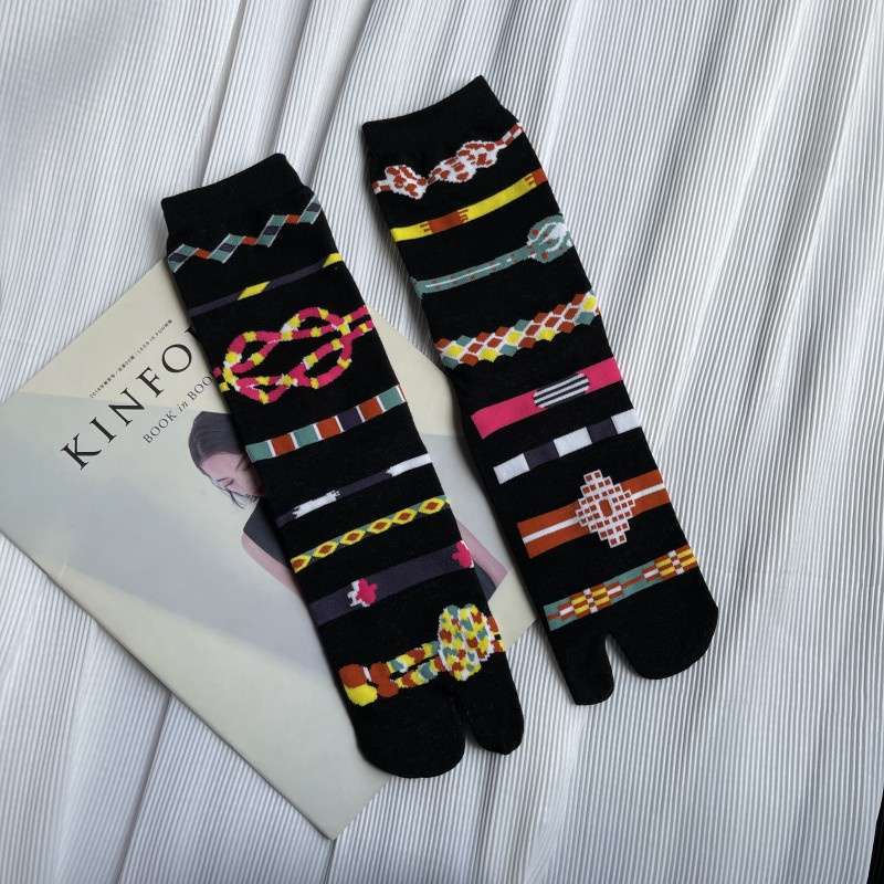 Japanese Multi-Color Jacquard Carrot Chestnut Flower Artistic Cute Two-Toe Socks Mid-Calf Tabi Toe Socks Trendy Socks - Image 7